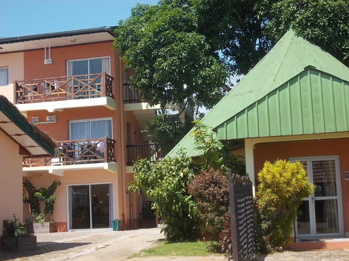 Hotel Restaurant Gites Kribi Exterior photo