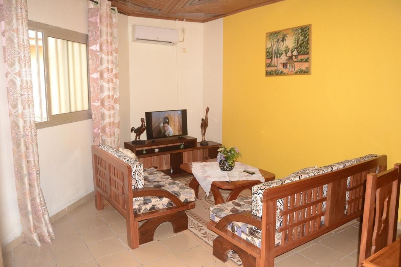 Hotel Restaurant Gites Kribi Exterior photo