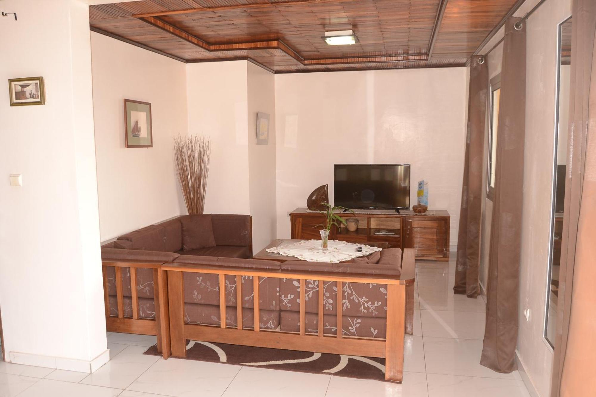 Hotel Restaurant Gites Kribi Exterior photo