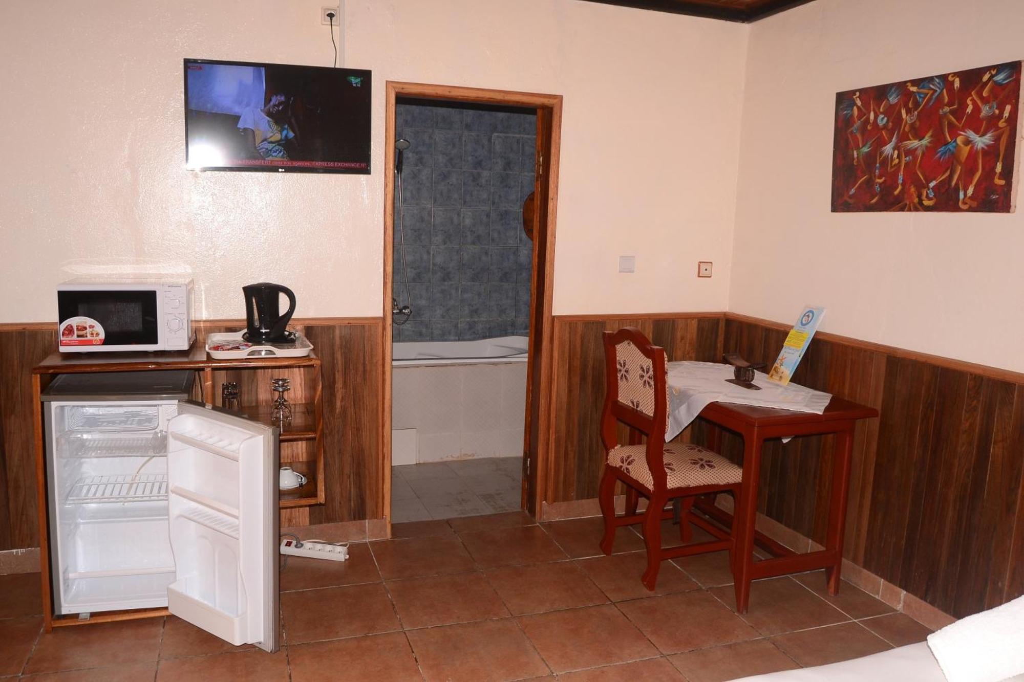 Hotel Restaurant Gites Kribi Exterior photo