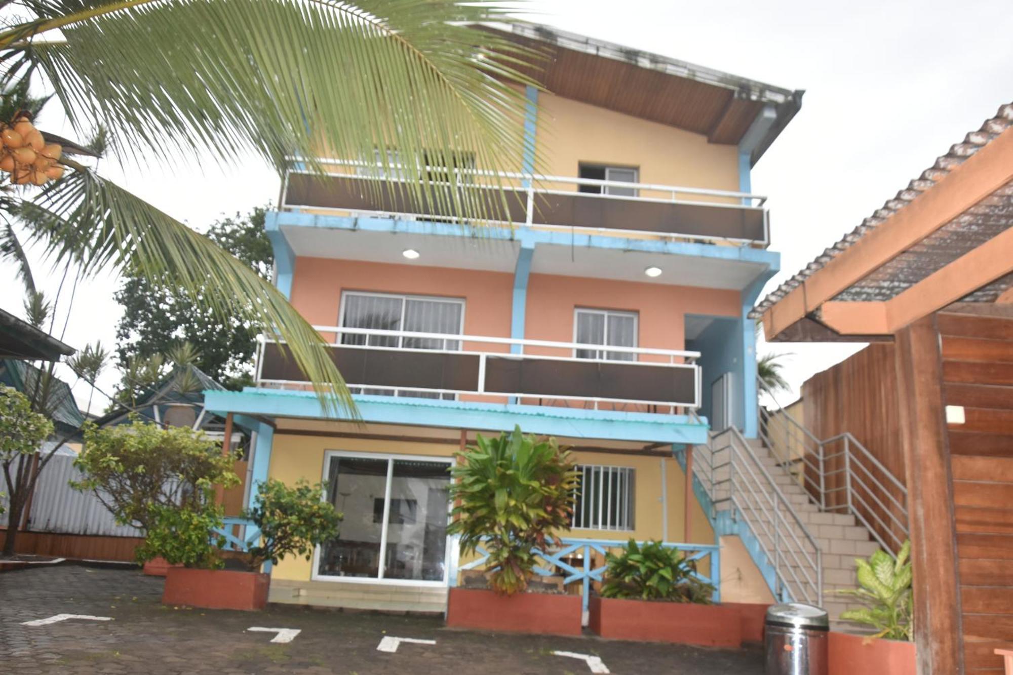 Hotel Restaurant Gites Kribi Exterior photo