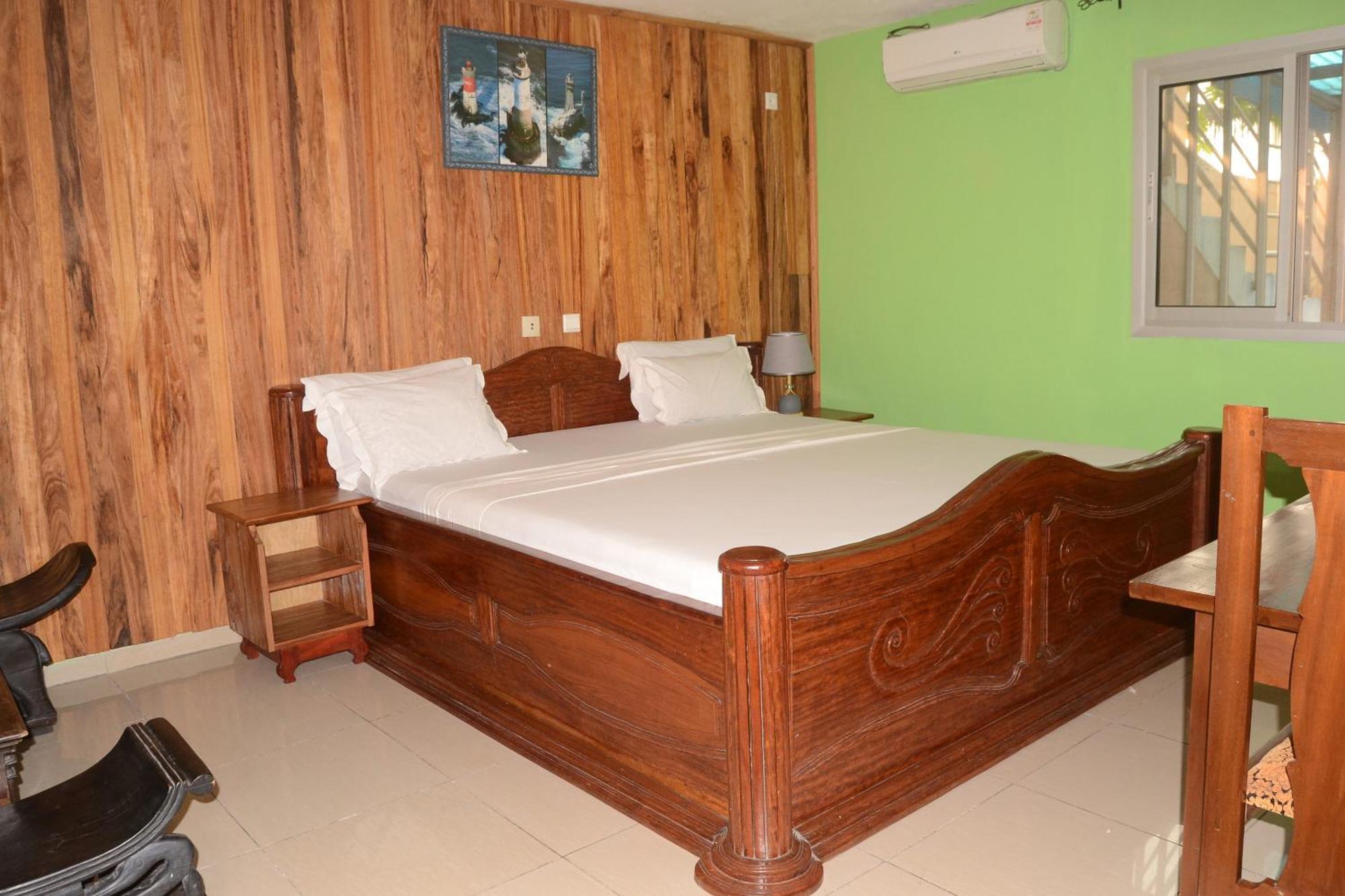 Hotel Restaurant Gites Kribi Exterior photo