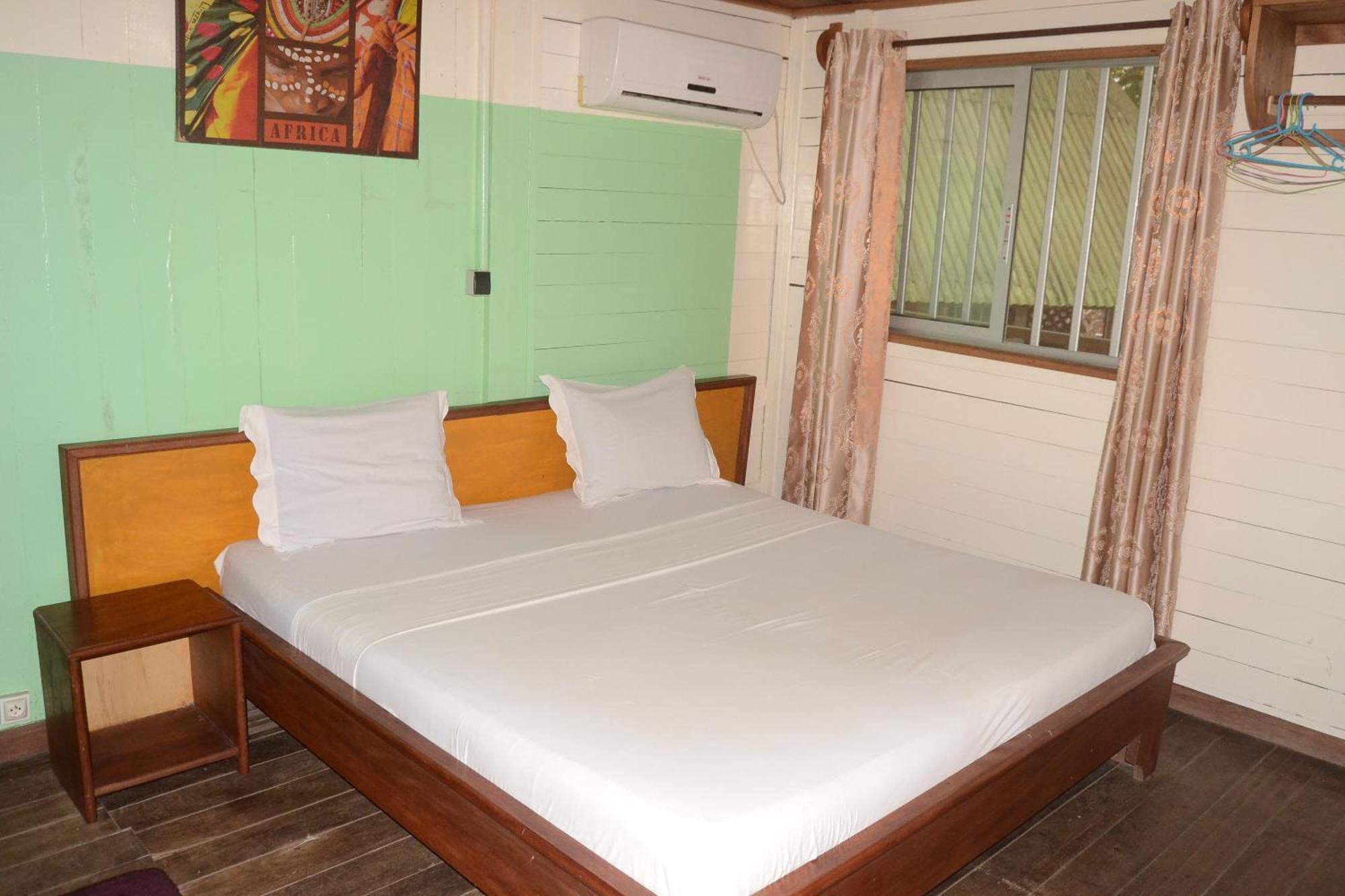 Hotel Restaurant Gites Kribi Exterior photo